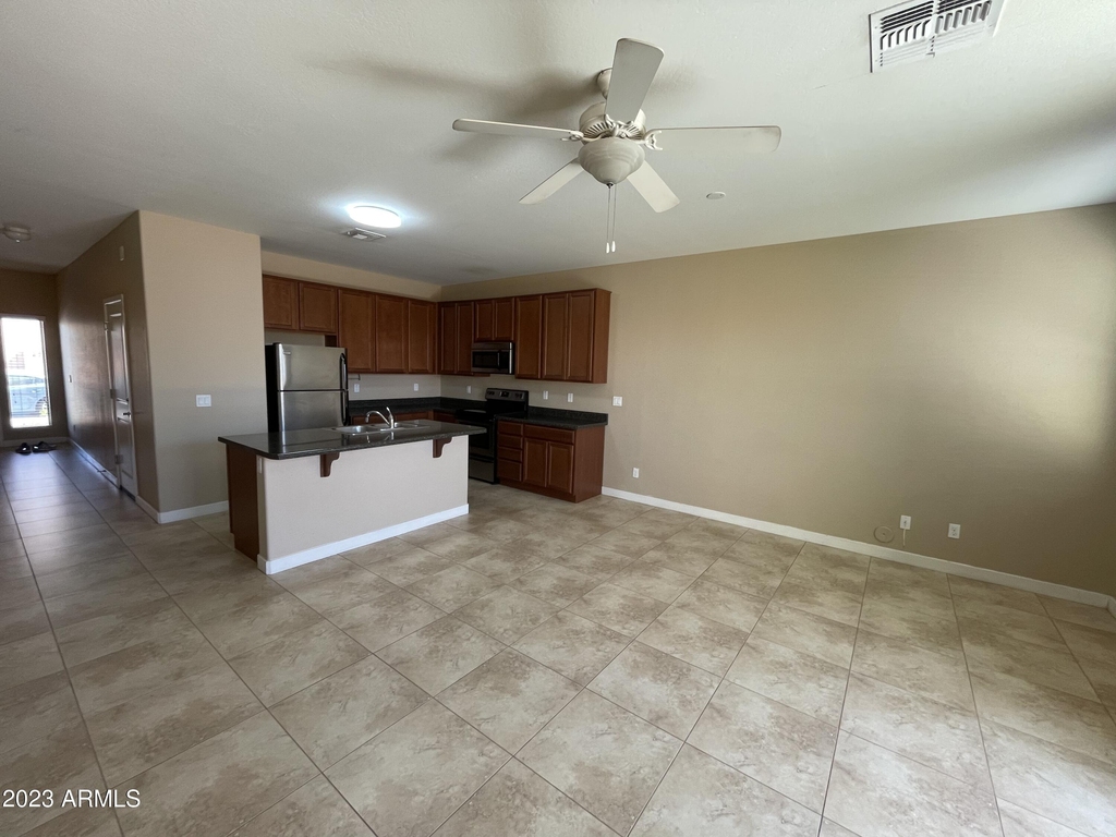 1143 E Cedar Street - Photo 7