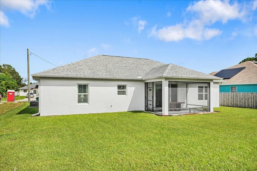 5362 Nw Akbar Terrace - Photo 32