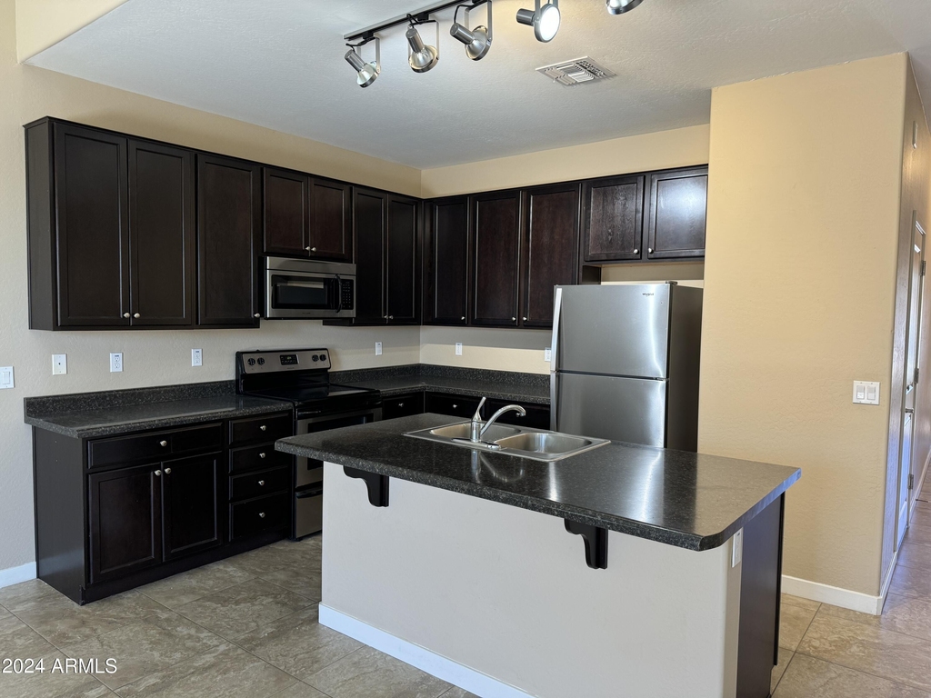 1163 E Cedar Street - Photo 4