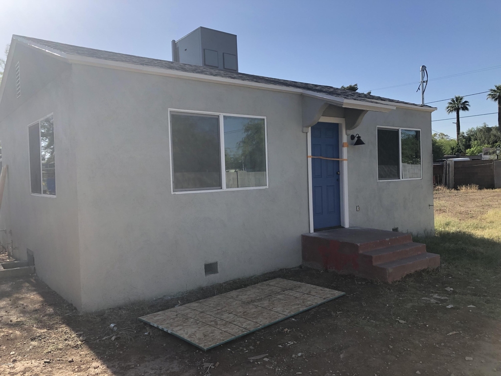 725 E Moreland Street - Photo 1