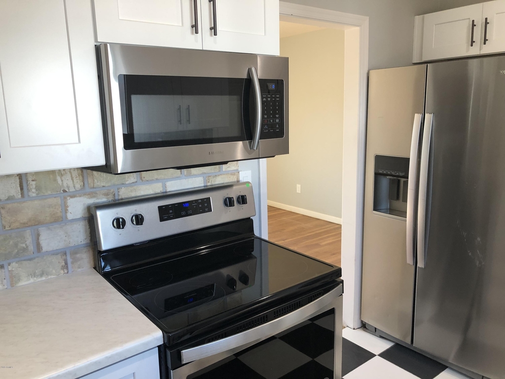 725 E Moreland Street - Photo 5