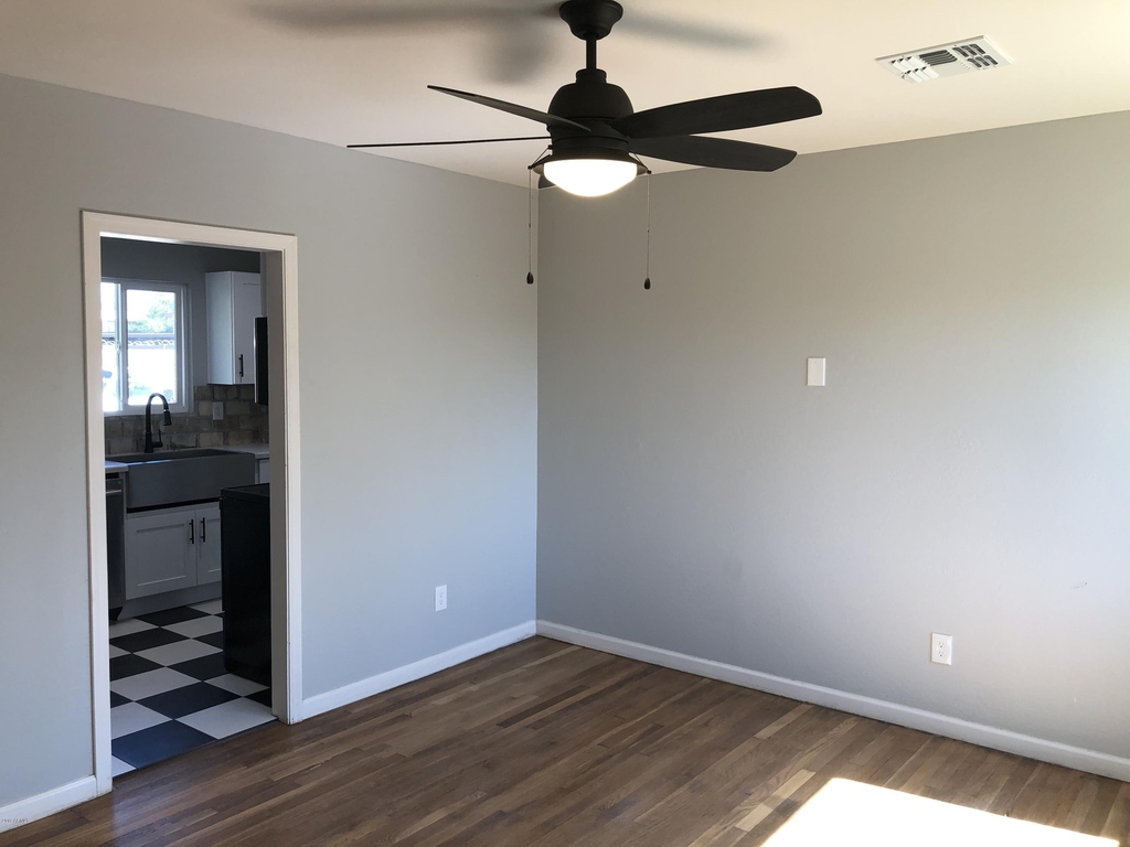 725 E Moreland Street - Photo 9