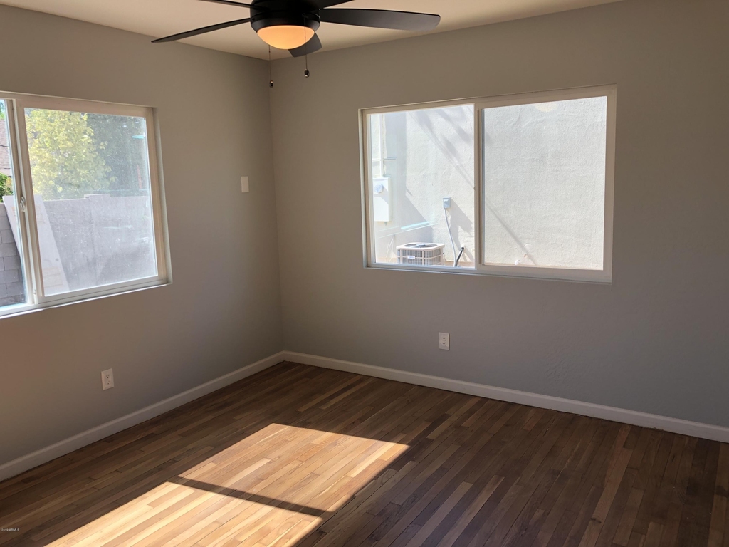 725 E Moreland Street - Photo 15