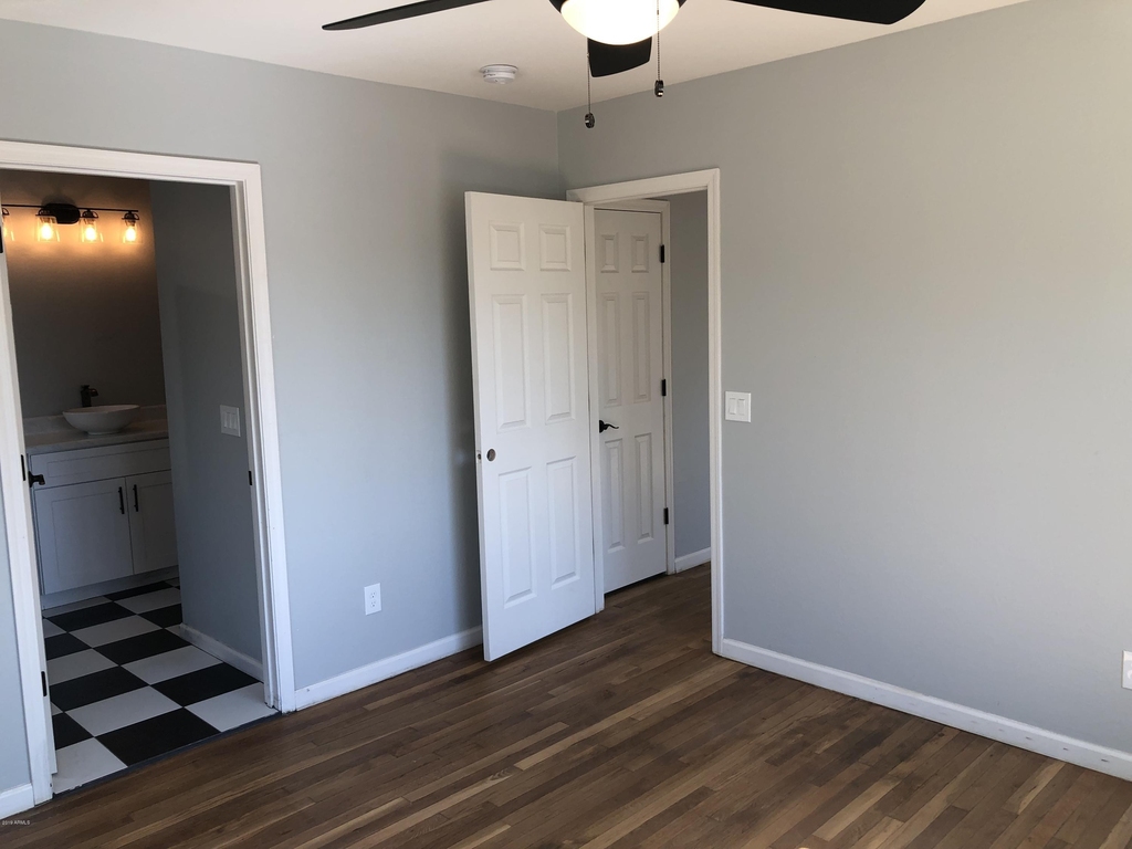 725 E Moreland Street - Photo 18
