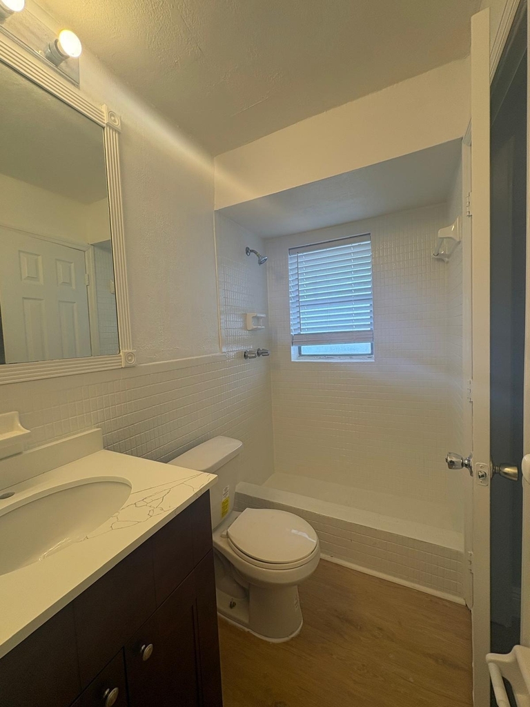 5861 Nw 16th Place - Photo 4