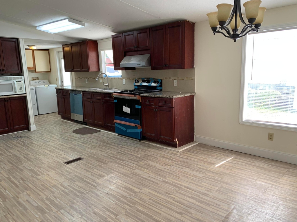 10629 S 228th Lane - Photo 1