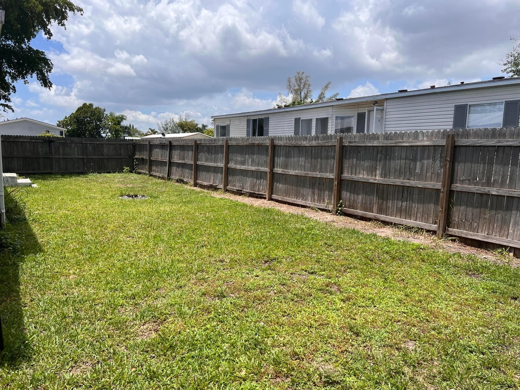 10629 S 228th Lane - Photo 19