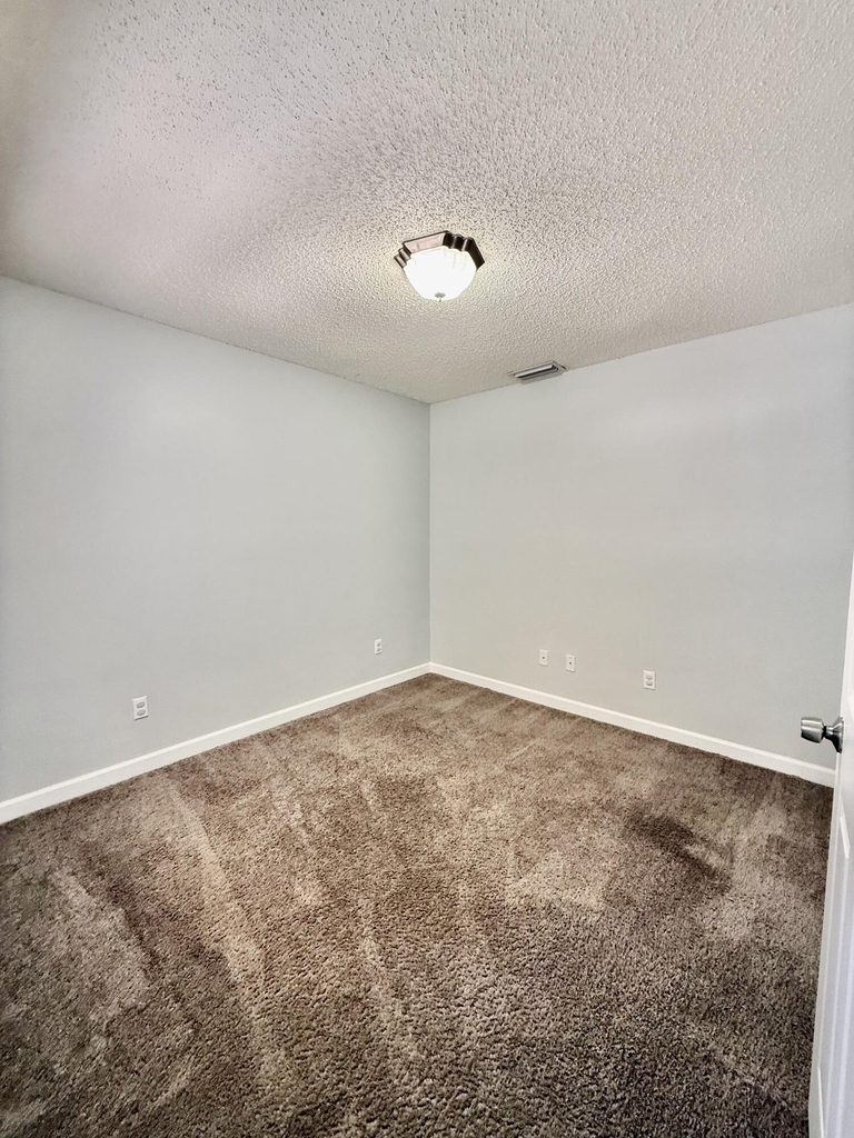 5707 Silver Oak Drive - Photo 2
