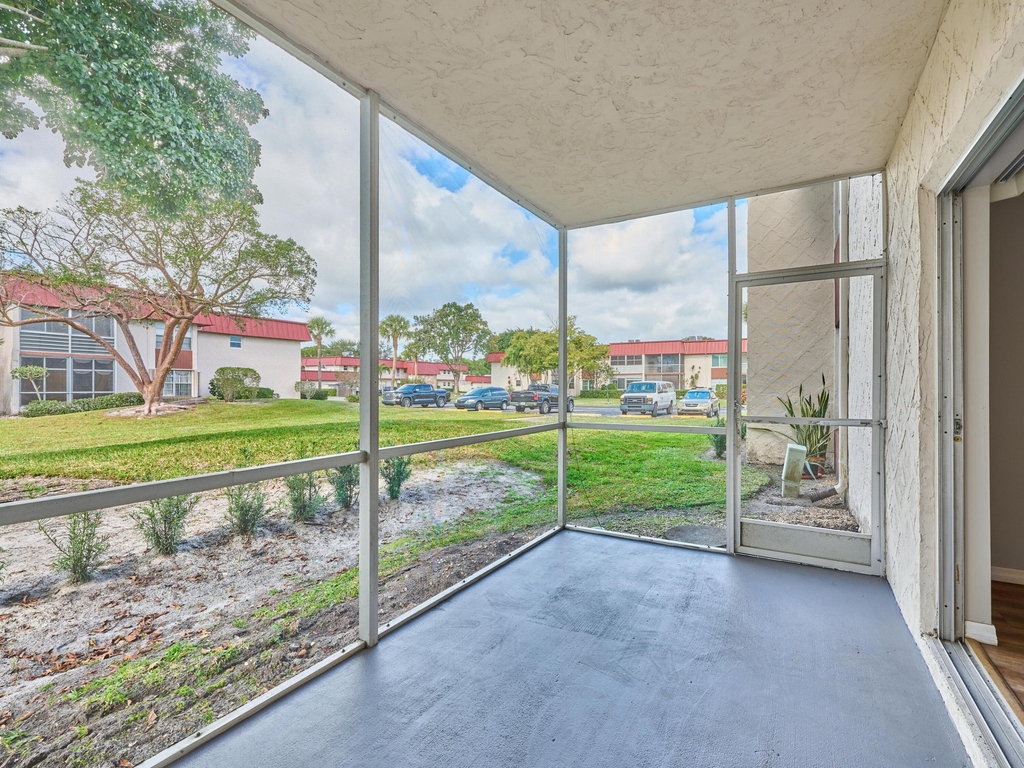 12021 W Greenway Drive - Photo 21