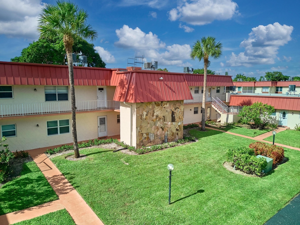 12021 W Greenway Drive - Photo 0