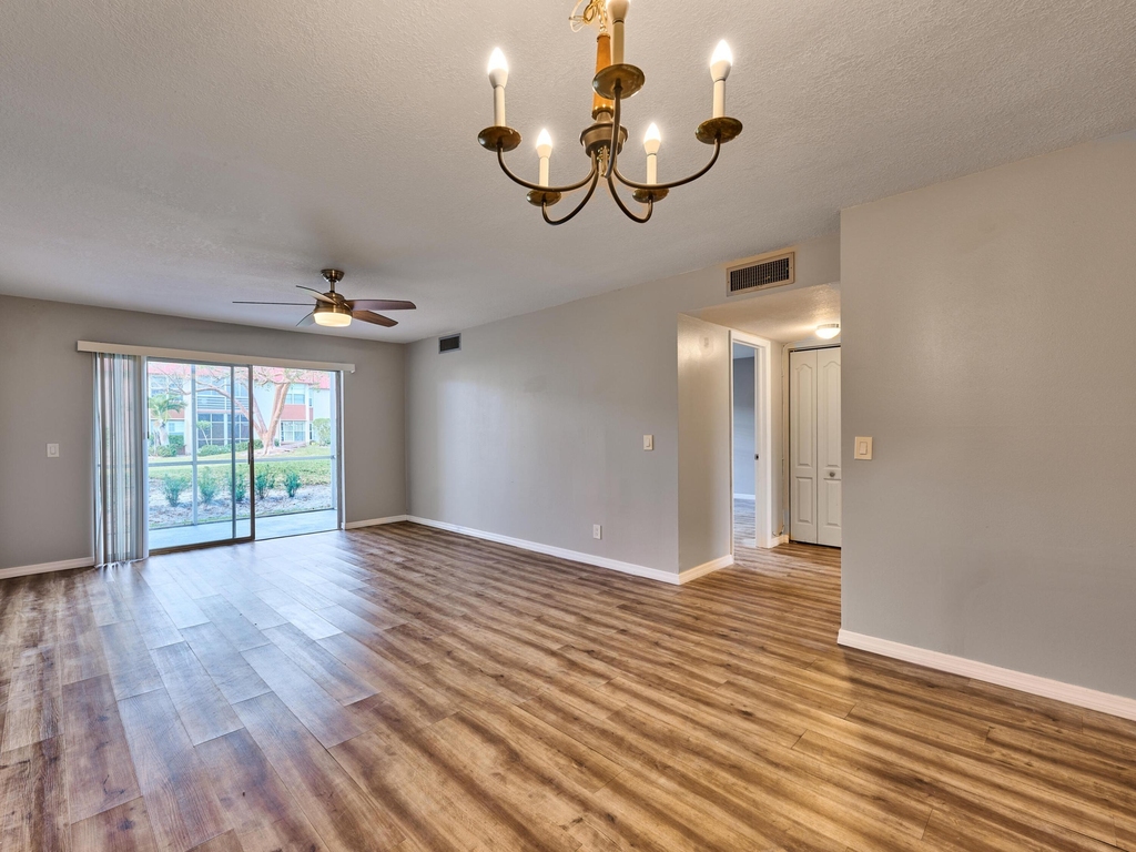 12021 W Greenway Drive - Photo 3