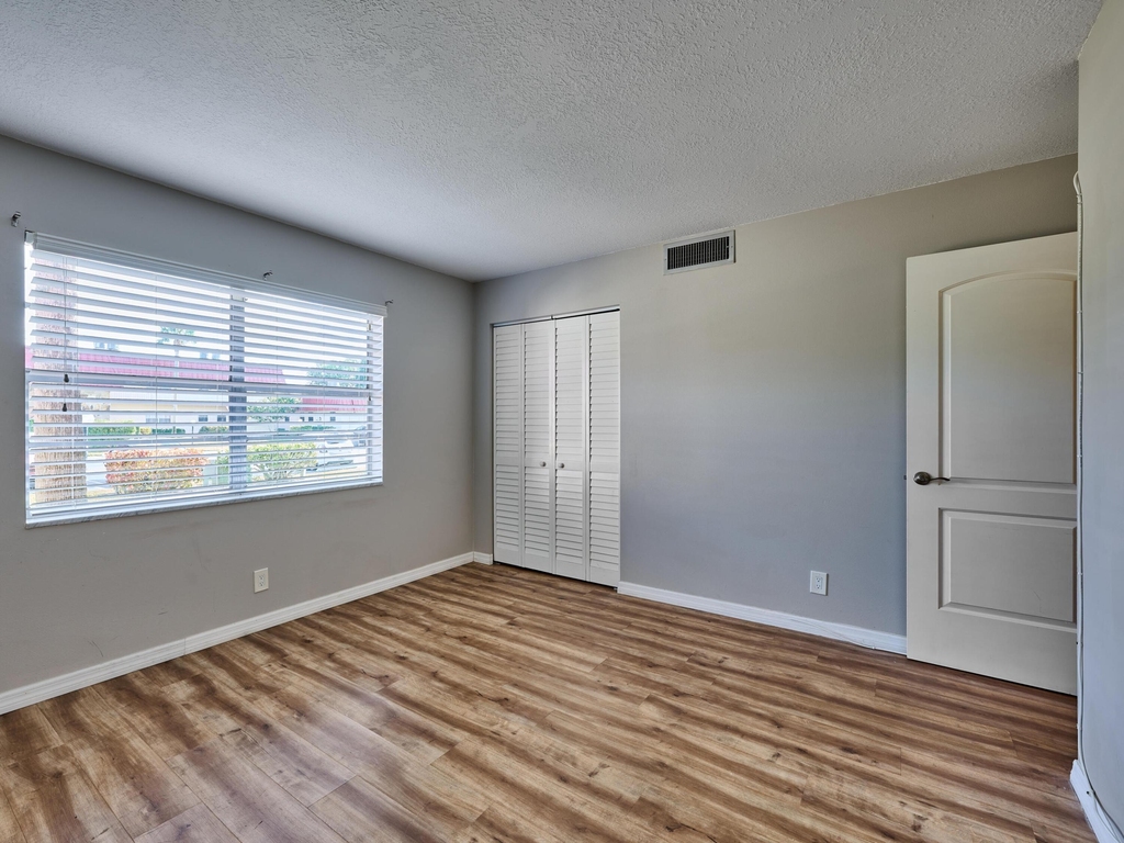 12021 W Greenway Drive - Photo 26