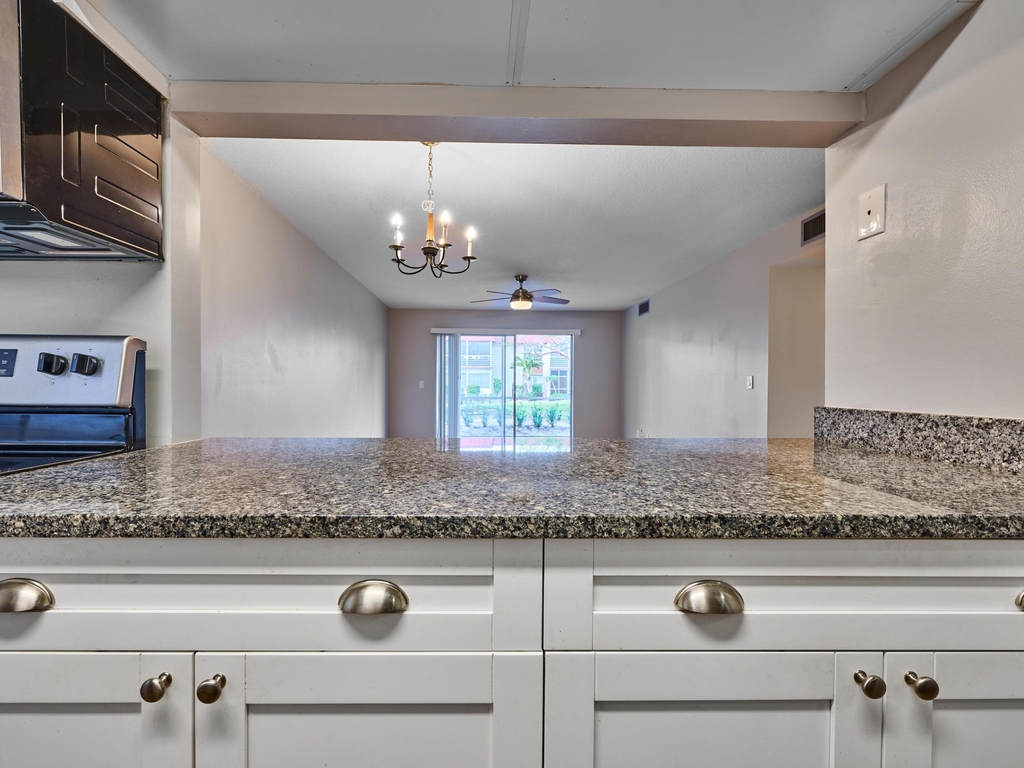 12021 W Greenway Drive - Photo 18