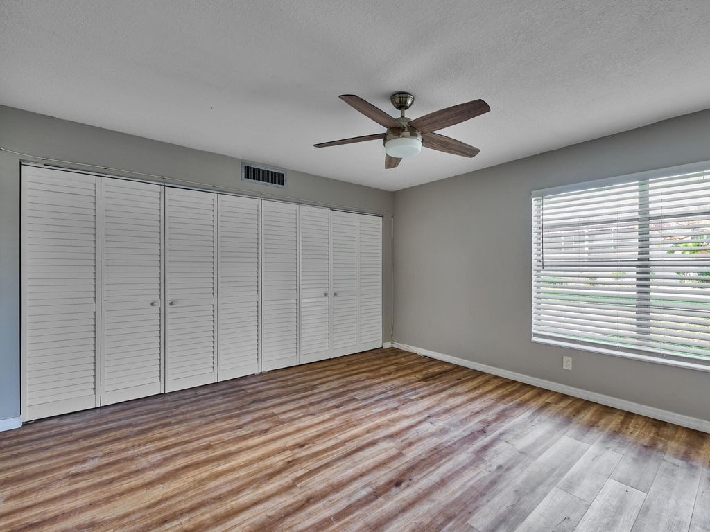 12021 W Greenway Drive - Photo 29