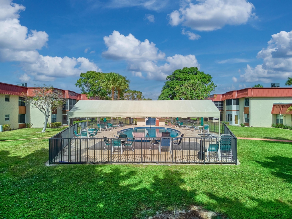 12021 W Greenway Drive - Photo 38