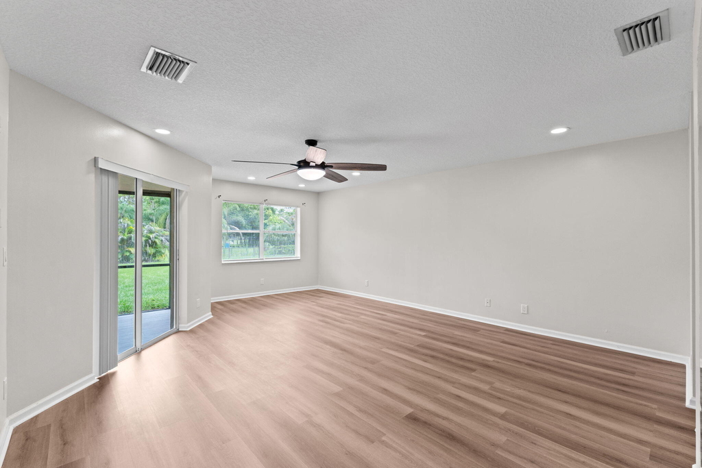 17104 76th Street N - Photo 28