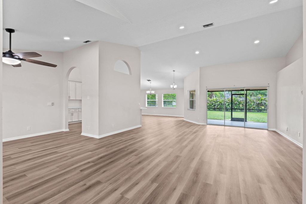 17104 76th Street N - Photo 8
