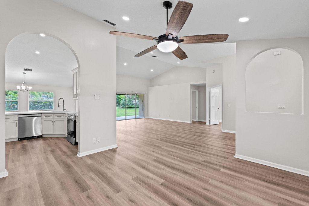 17104 76th Street N - Photo 10
