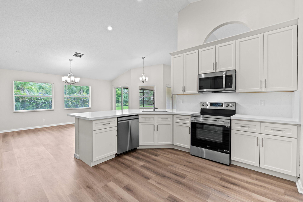 17104 76th Street N - Photo 11