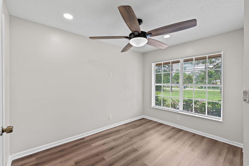 17104 76th Street N - Photo 19