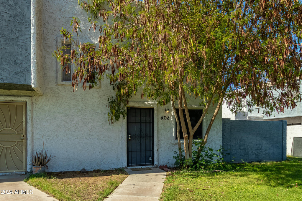 4718 W Orangewood Avenue - Photo 0