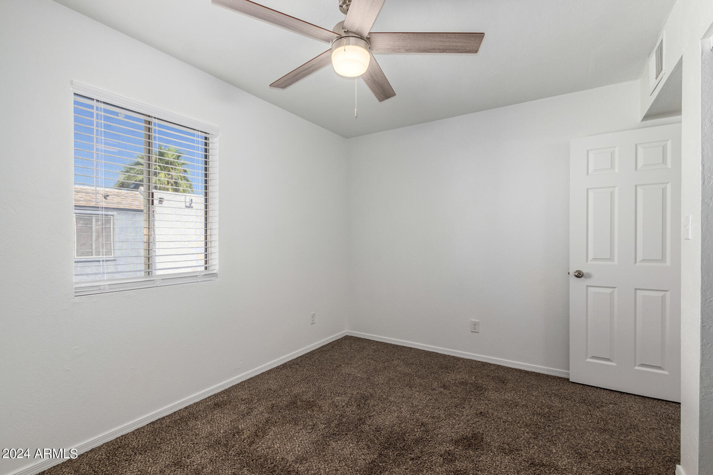 4718 W Orangewood Avenue - Photo 17