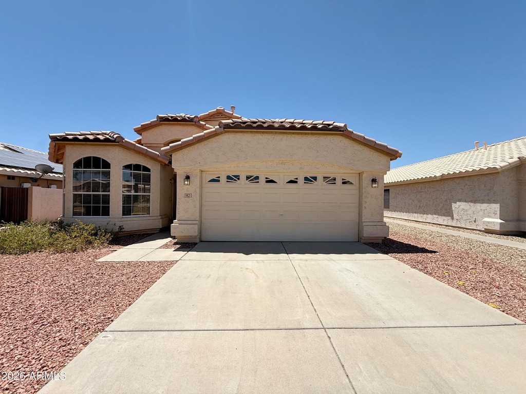 9821 W Yukon Drive - Photo 0