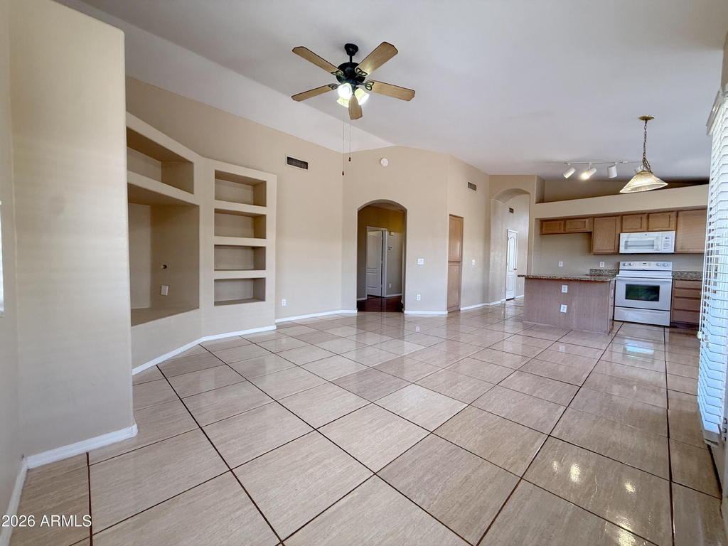9821 W Yukon Drive - Photo 14
