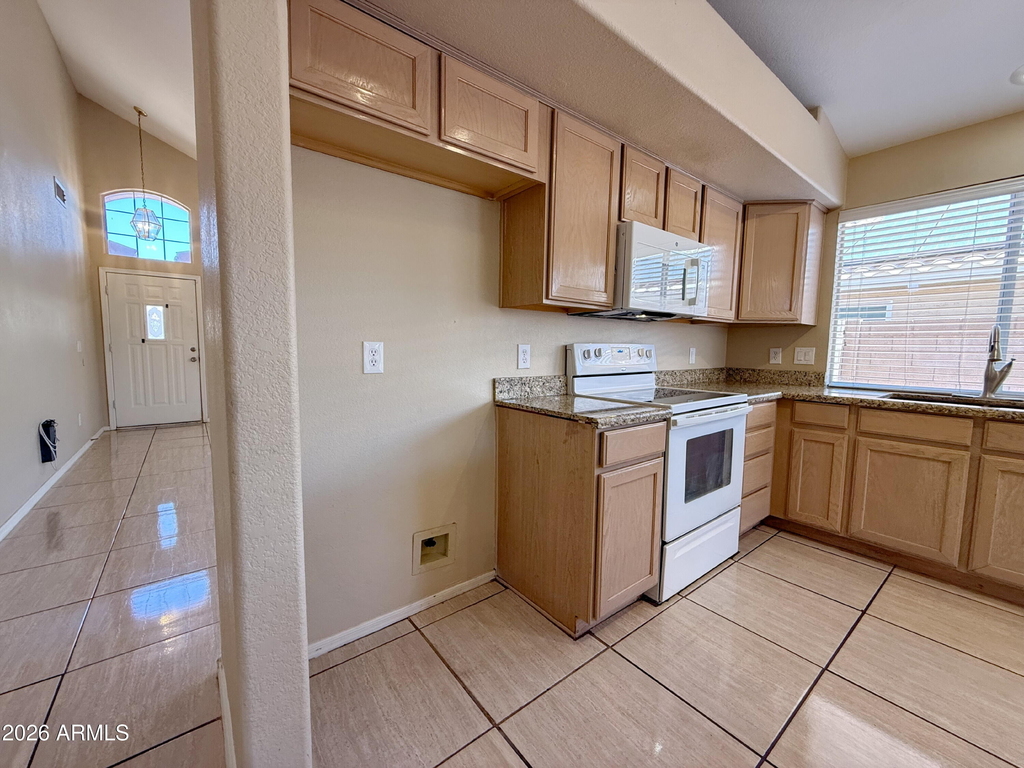 9821 W Yukon Drive - Photo 6