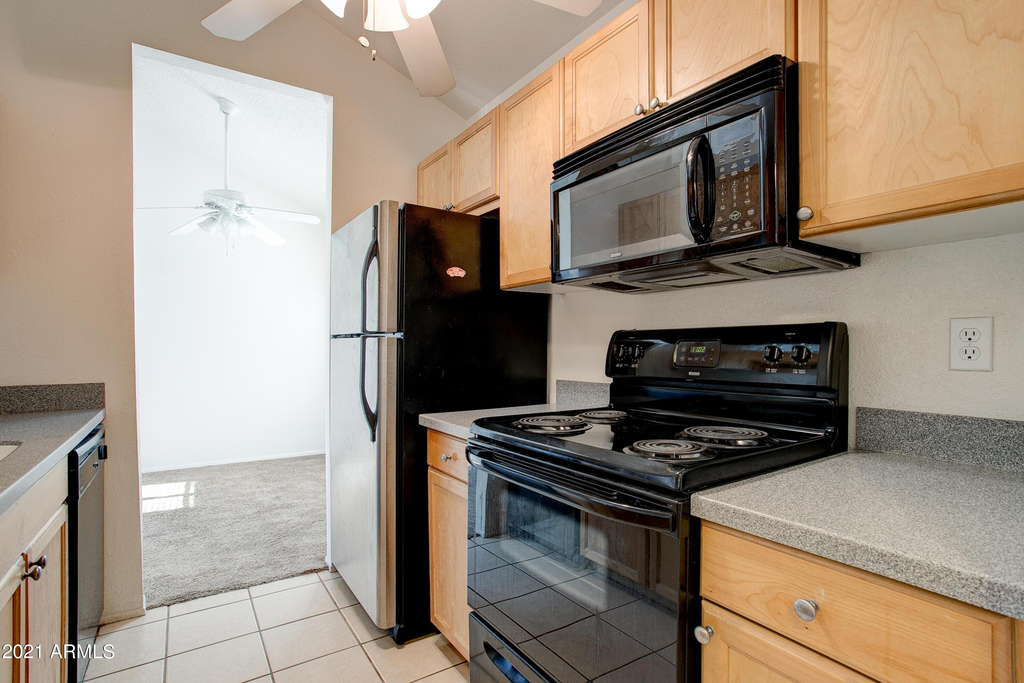 7550 N 12th Street - Photo 12