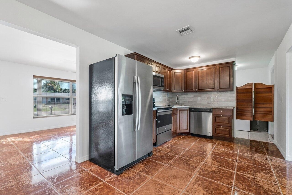 4271 Empress Street - Photo 9