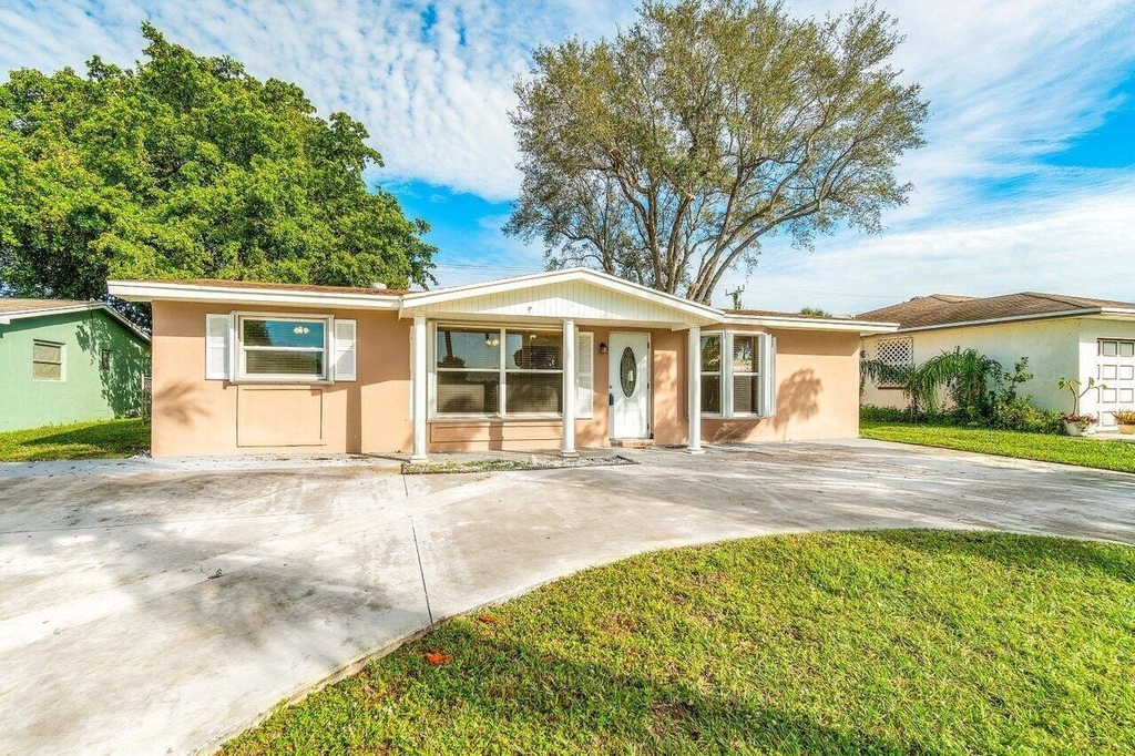 4271 Empress Street - Photo 1