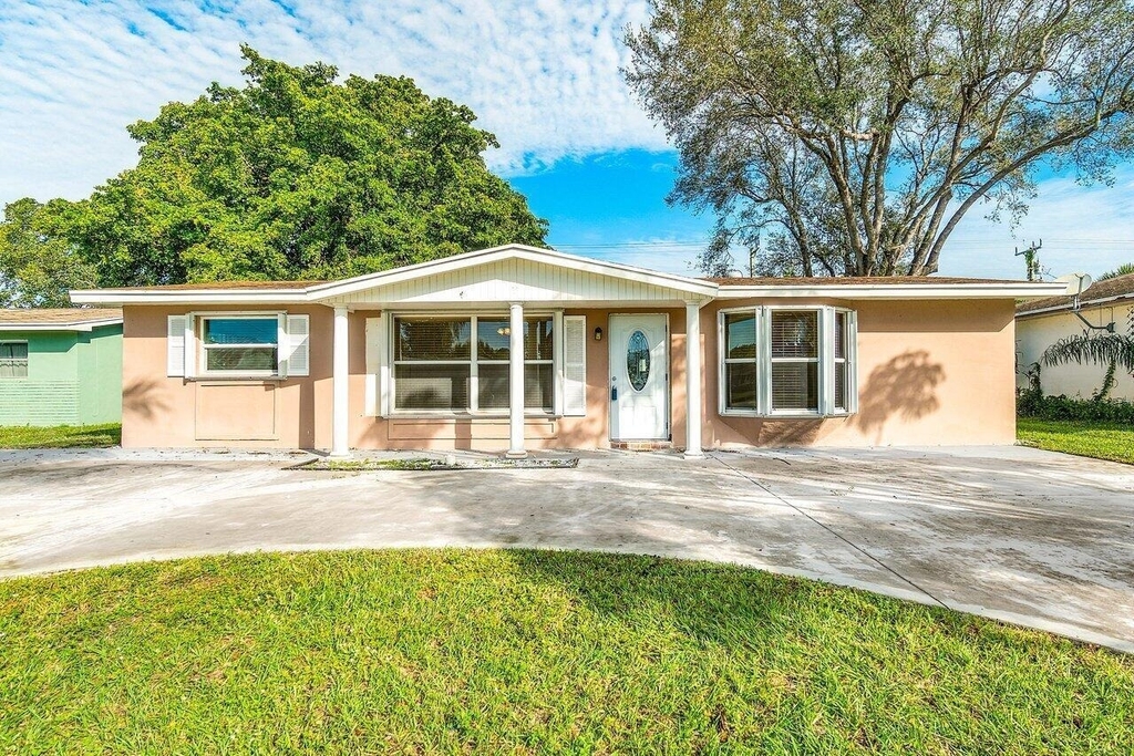 4271 Empress Street - Photo 0