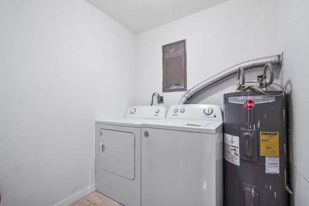 4271 Empress Street - Photo 21
