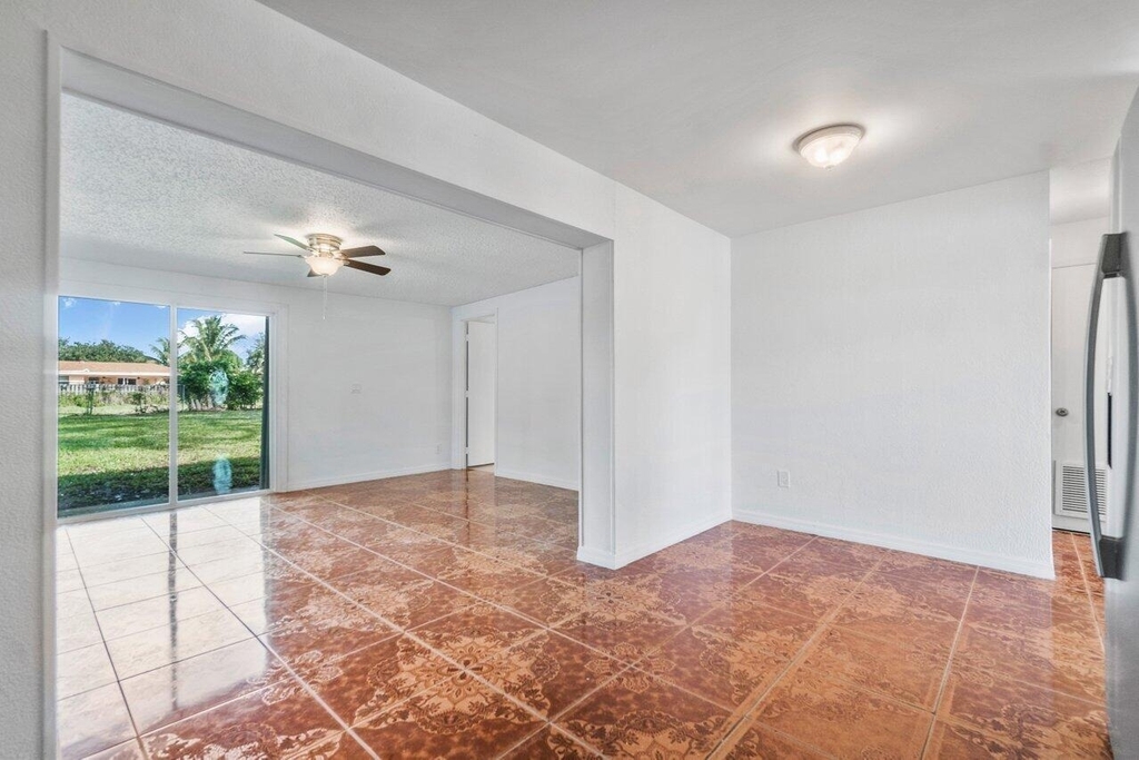 4271 Empress Street - Photo 11