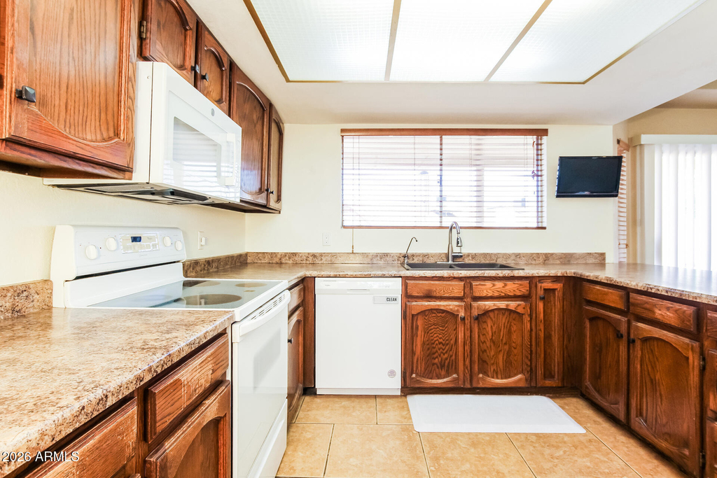 16215 N 16th Street - Photo 5