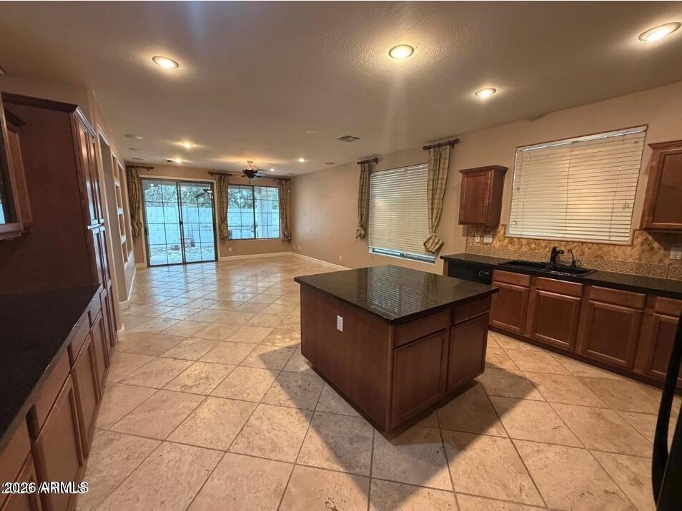 421 W Wisteria Place - Photo 12