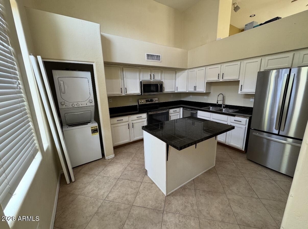 724 S Beck Avenue - Photo 3