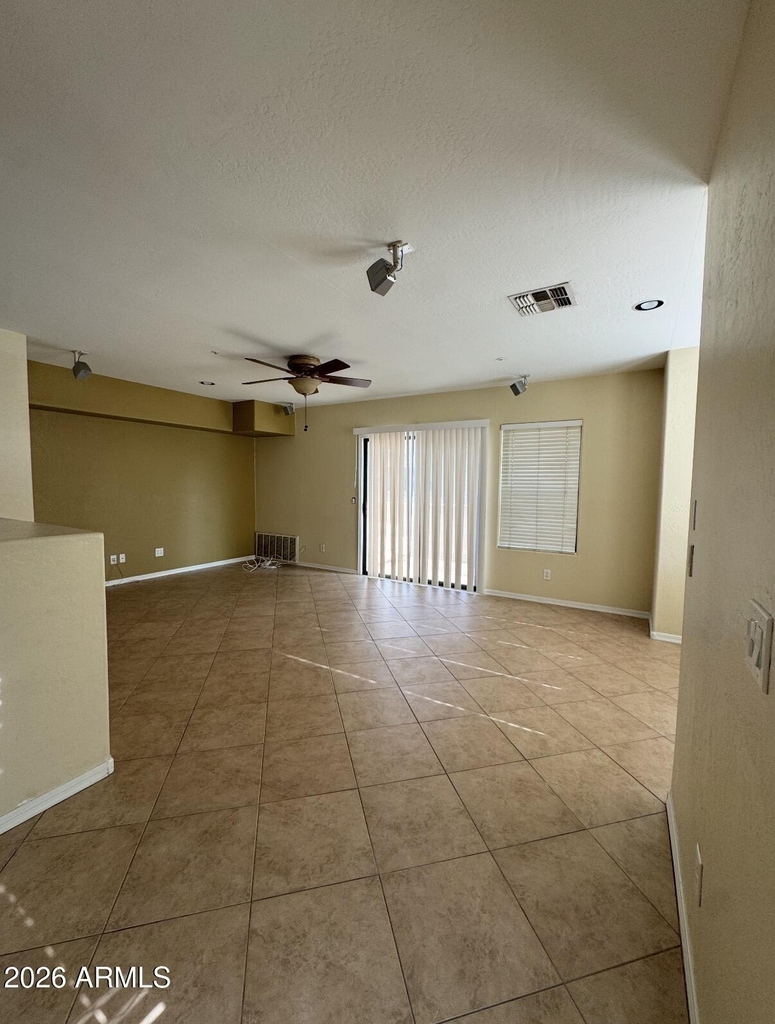 724 S Beck Avenue - Photo 4