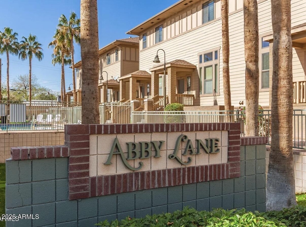 724 S Beck Avenue - Photo 14