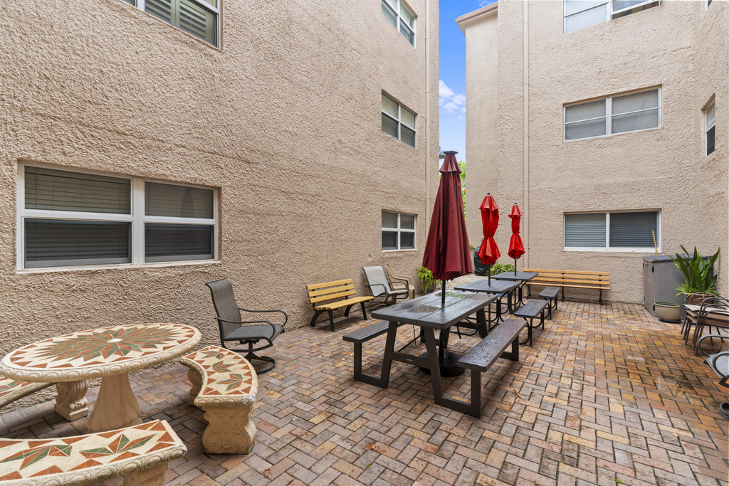 2615 Ne 1st Court - Photo 3