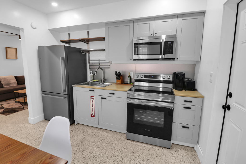 210 Sw 11th Street - Photo 6