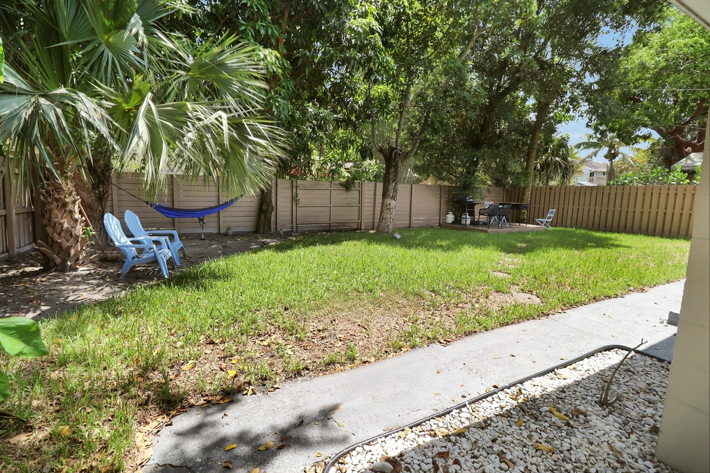 210 Sw 11th Street - Photo 12