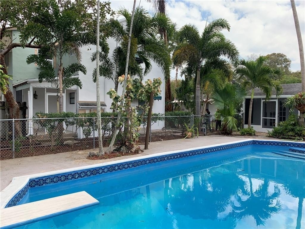 114 Nw 25th Street - Photo 6
