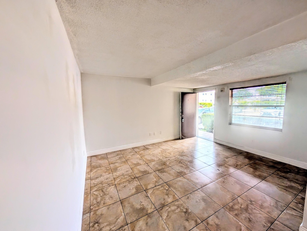 680 Miller Drive - Photo 4
