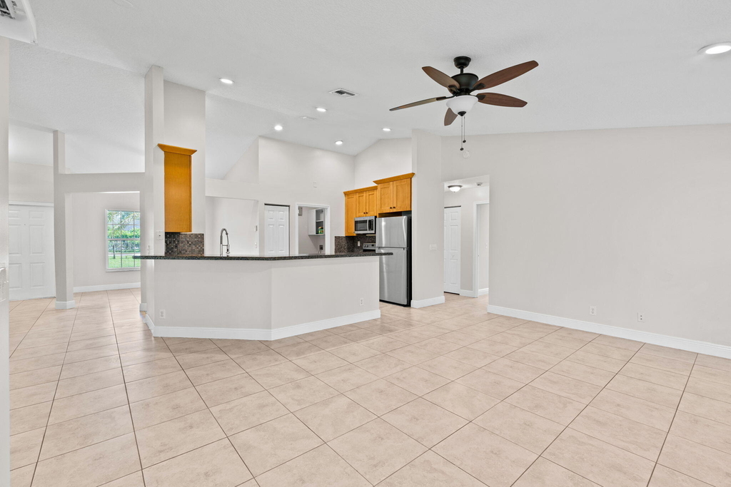 16628 Valencia Boulevard - Photo 13