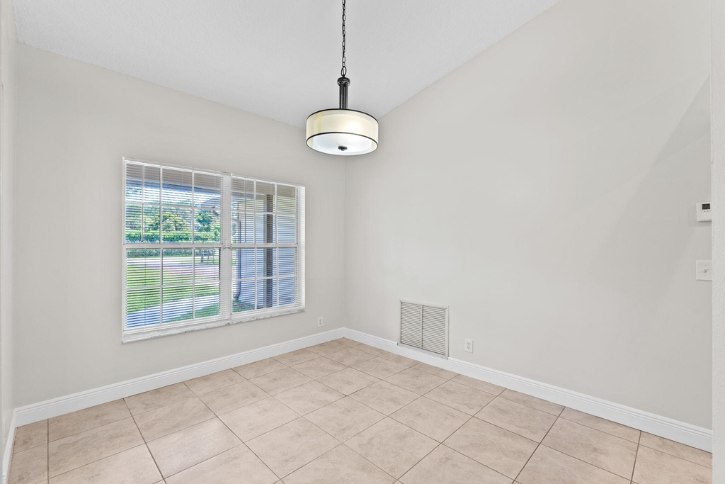 16628 Valencia Boulevard - Photo 21
