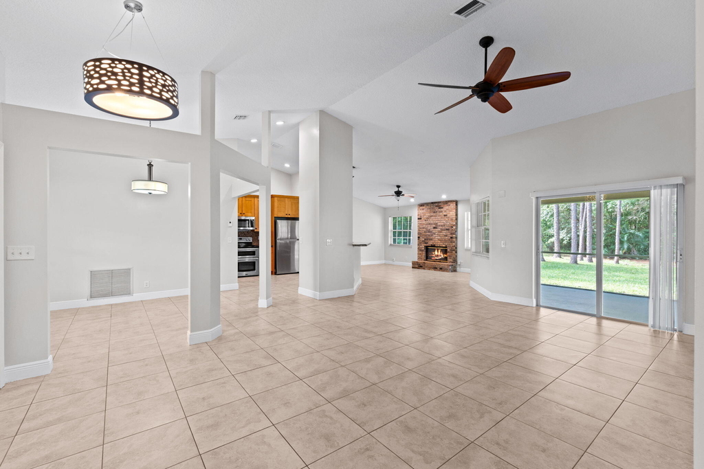 16628 Valencia Boulevard - Photo 6