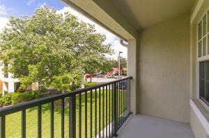 140 Sw Peacock Boulevard - Photo 28