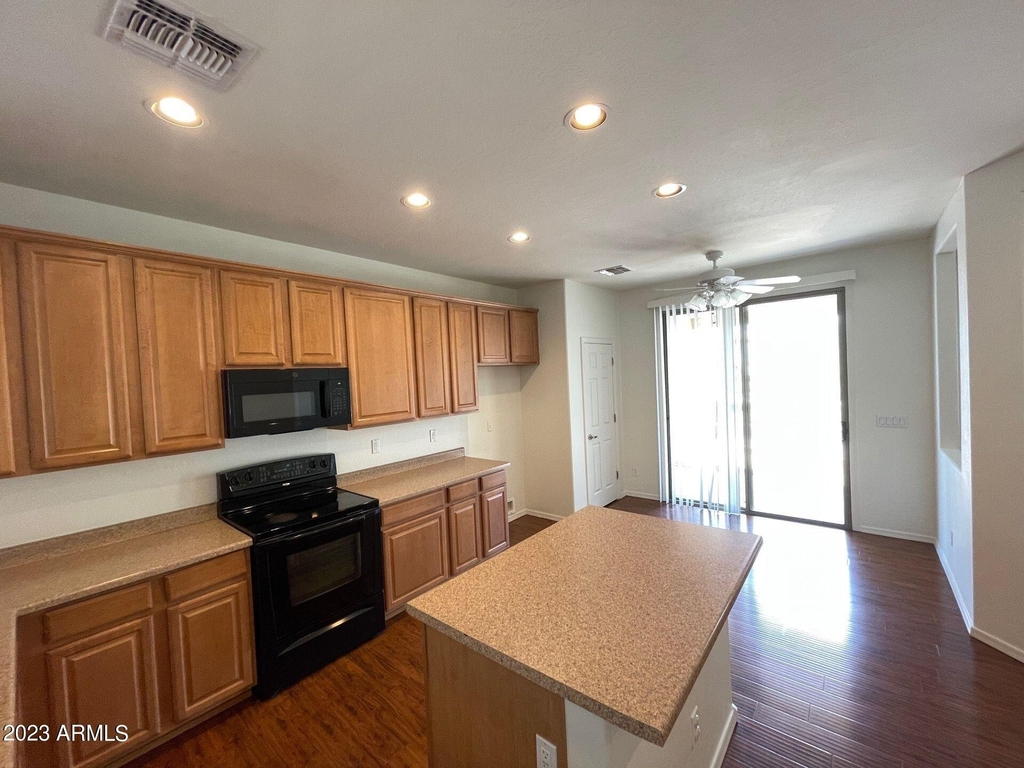 18235 N Alicia Court - Photo 6